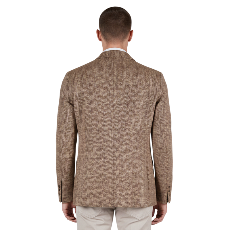Braunes italienisches Herren-Sakko mit Fischgratmuster und schlanker Linienführung – Rückansicht.