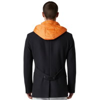 Schwarze italienische Herrenjacke im Sakko-Stil mit abnehmbarer Kapuze und taillierter Rückenpartie – Rückansicht.