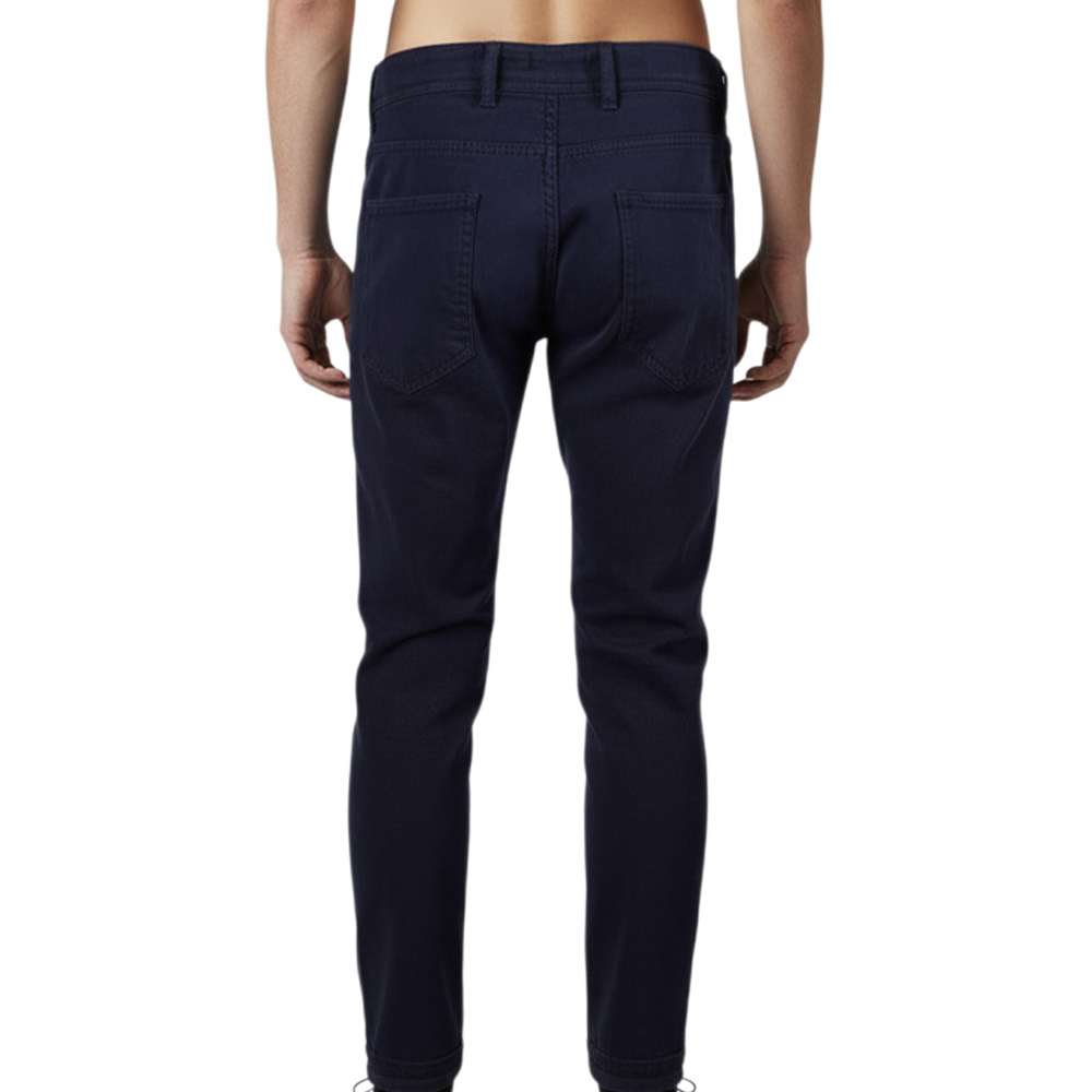 Elegante italienische Herren-Denim in Dunkelblau mit klassischer Five-Pocket-Rückansicht und körpernaher Silhouette – Rückansicht.