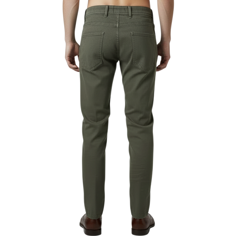 Elegante italienische Herren-Denim in Olivgrün mit schlanker Silhouette, formstabilem Sitz und klassischer Gesäßtaschen-Anordnung – Rückansicht.