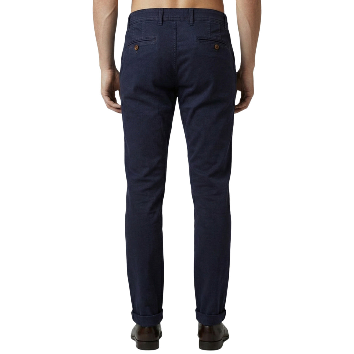 Elegante dunkelblaue Herren-Chino Made in Italy mit Paspeltaschen und schlanker Silhouette – Rückansicht