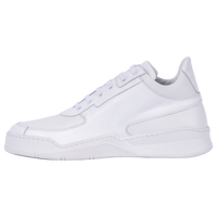 Profilansicht des handgefertigten Vaarora Aurel Sneakers in Weiß. Weiße Schnürsenkel, markante Lederstrukturen und eine strahlend weiße Sohle zeugen von echter italienischer Schuhmacherkunst.